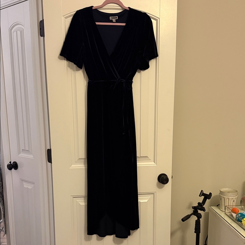 Chelsea28 navy Velvet Maxi Dress